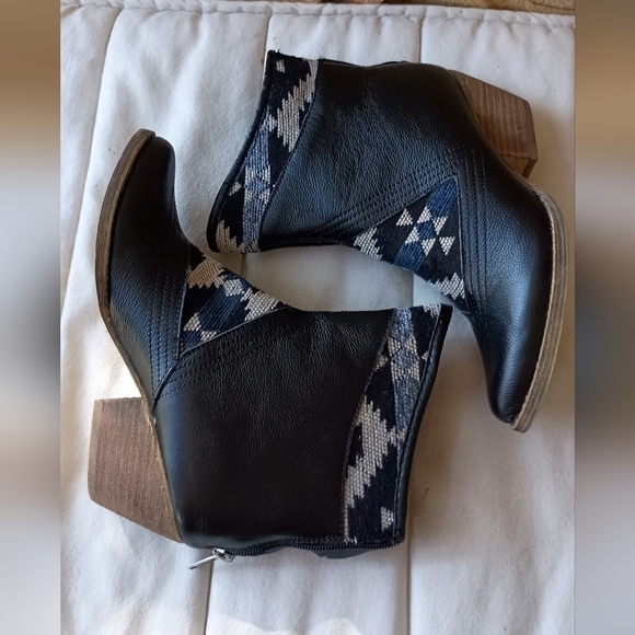 Sbicca Shoes - Sbicca Black and Blue Patterned Women's Ankle Boots_7